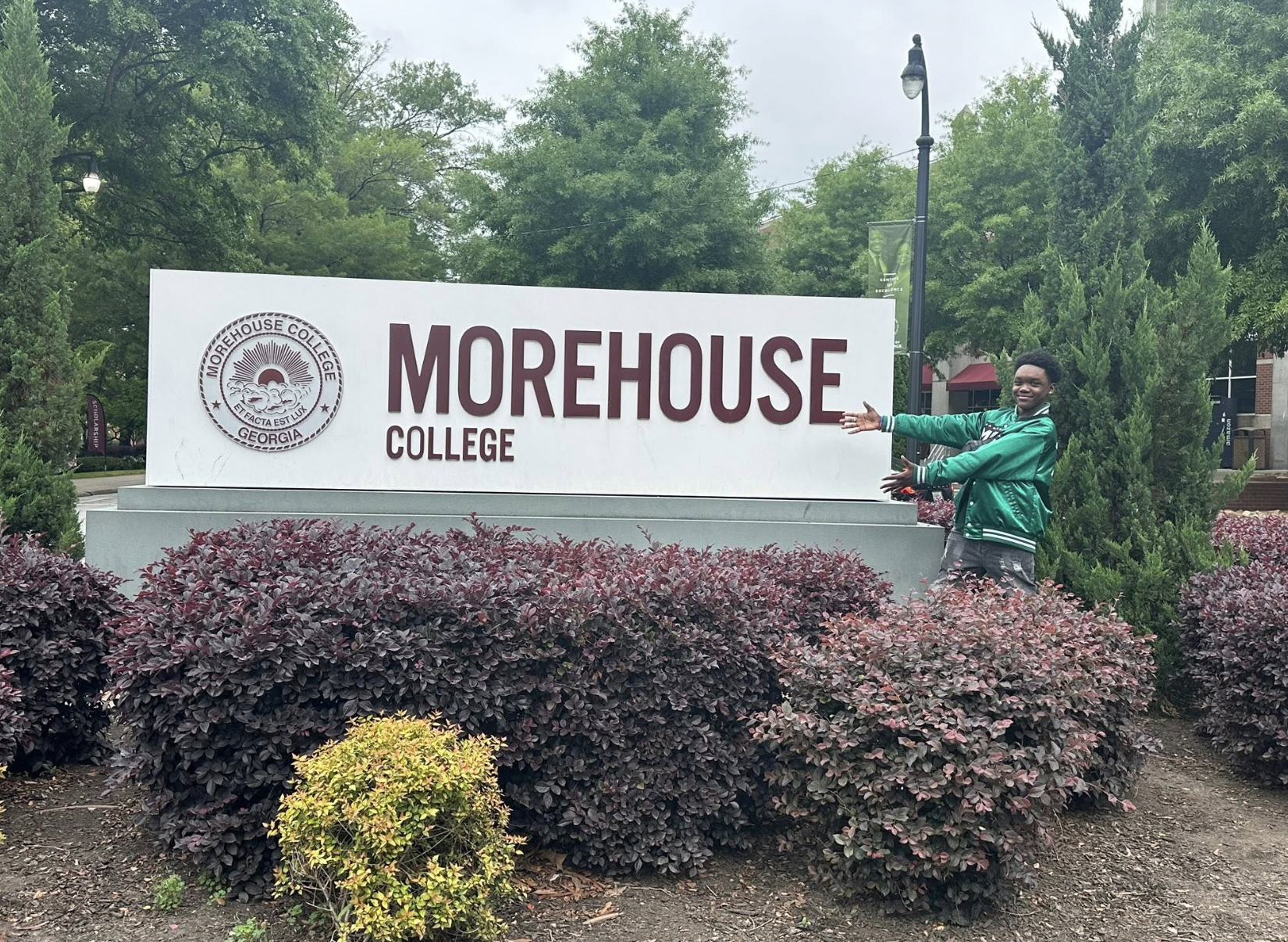 students on a college tour