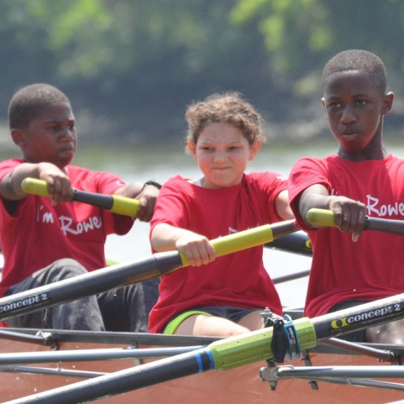 students rowing